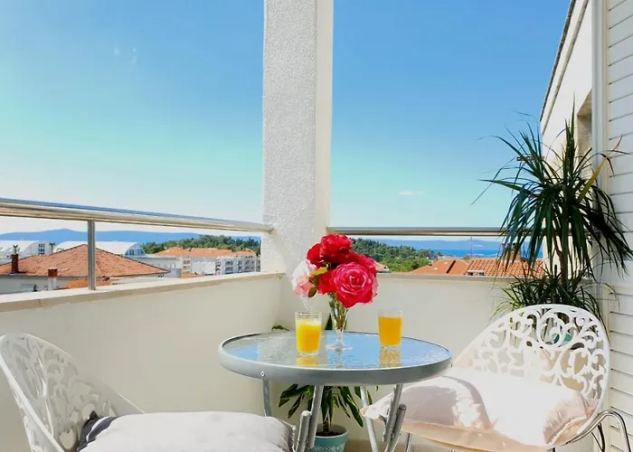Sea & Mountain View * Макарська