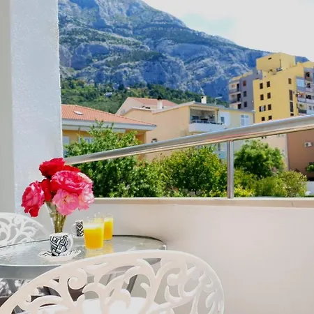 Sea & Mountain View *