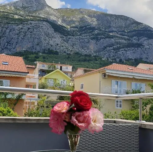 Sea & Mountain View *